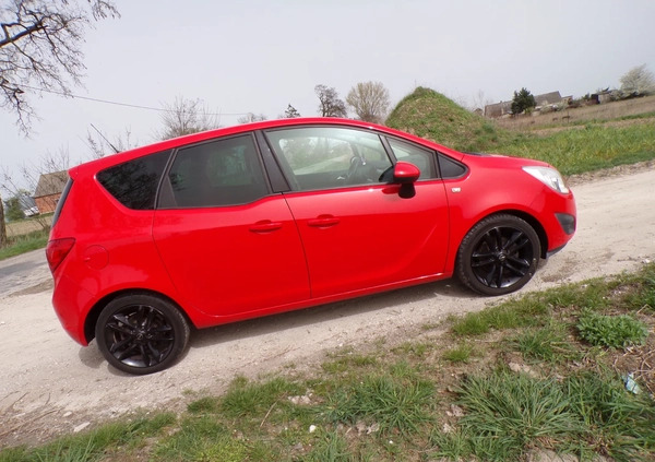 Opel Meriva cena 28000 przebieg: 156000, rok produkcji 2011 z Bychawa małe 254